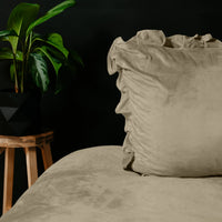 Velvet Ruffles Dekbedovertrek - Iced Coffee