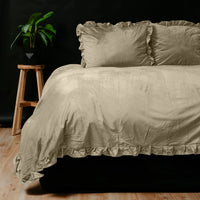 Velvet Ruffles Dekbedovertrek - Iced Coffee
